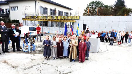 Otroška folklorna skupina podružnične šole iz Zaloga